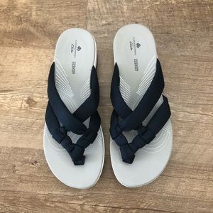 clarks arla jane flip flops